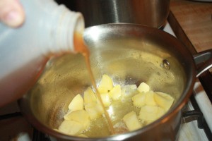 making apple stuffing